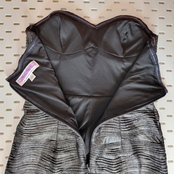 HAILEY LOGAN Strapless Mini Dress Corset Black Textured Metallic Striped‎ Lined - Picture 8 of 15